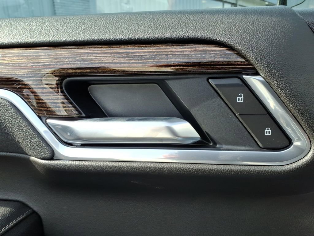 New 2026 GMC Sierra 1500 SLE image 12