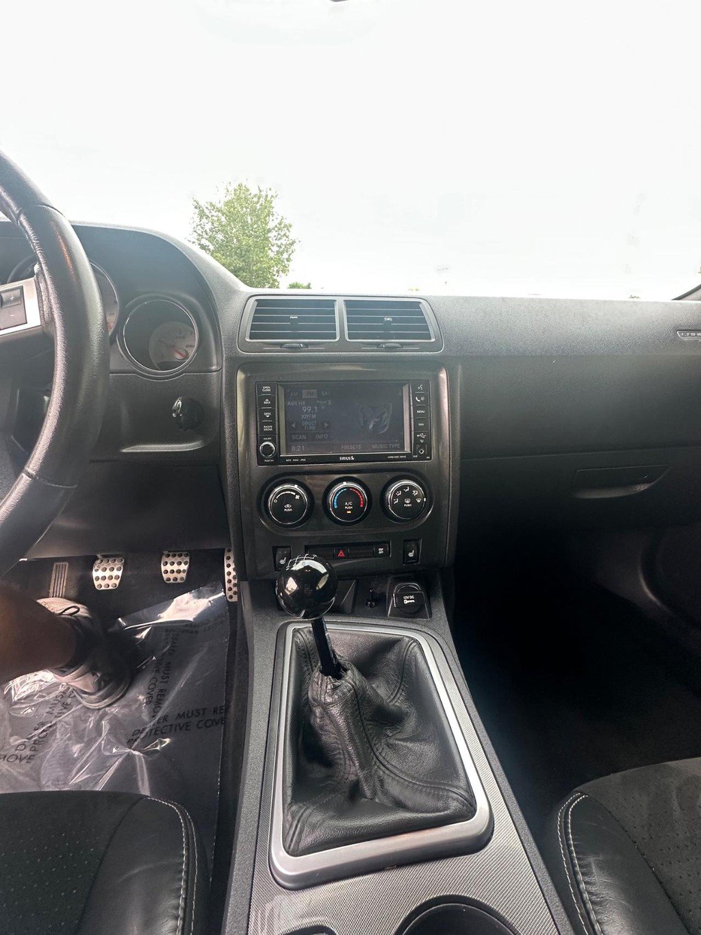 Used 2010 Dodge Challenger SRT8 w/ SRT Option Group II RWD image 19