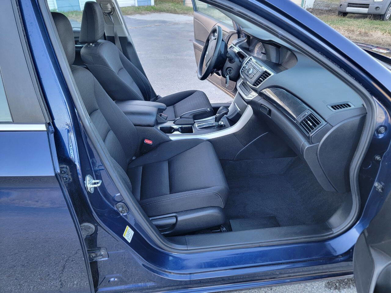 Used 2015 Honda Accord Sport image 14