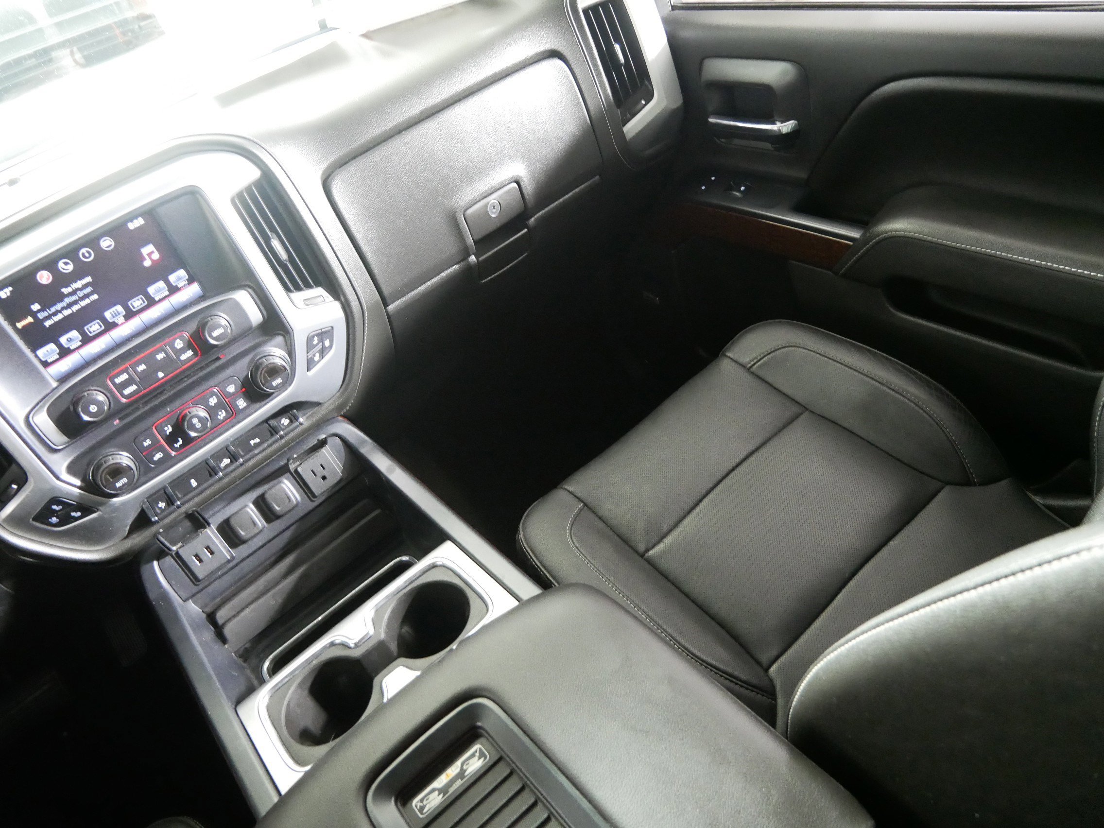 Used 2016 GMC Sierra 1500 SLT w/ SLT Premium Package AWD/4WD image 11