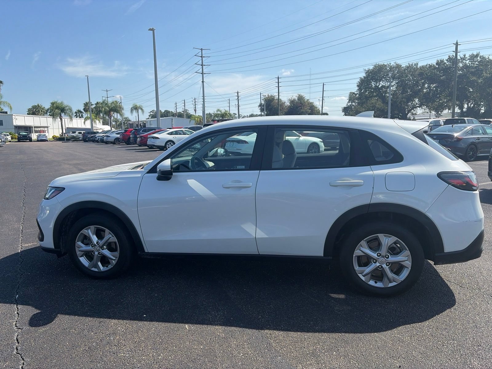 Certified 2023 Honda HR-V LX image 4
