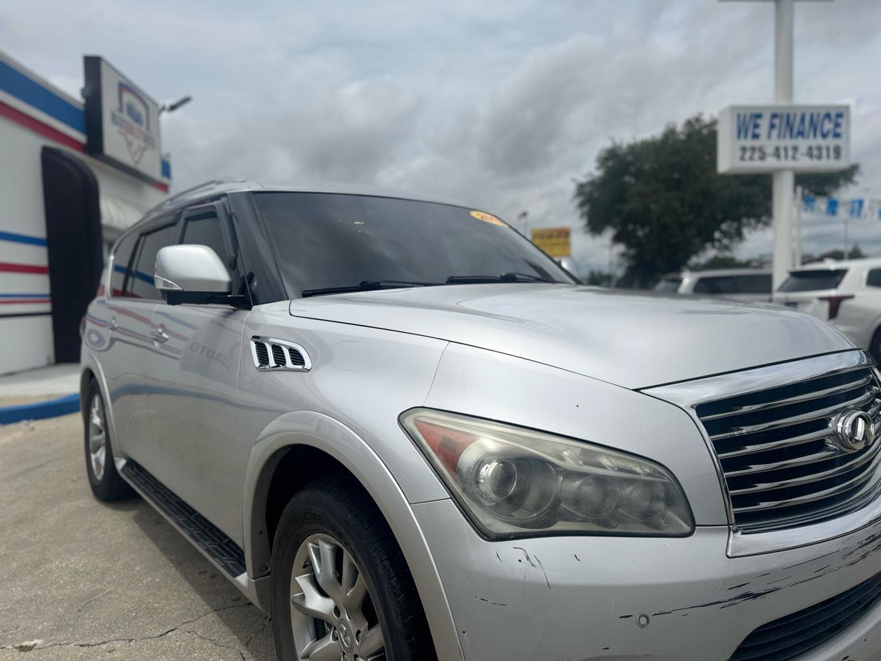 Used 2013 INFINITI QX56 4WD w/ Theater Pkg image 8
