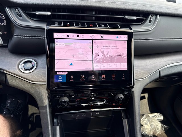 New 2025 Jeep Grand Cherokee L Limited w/ Trailer Tow Package image 21