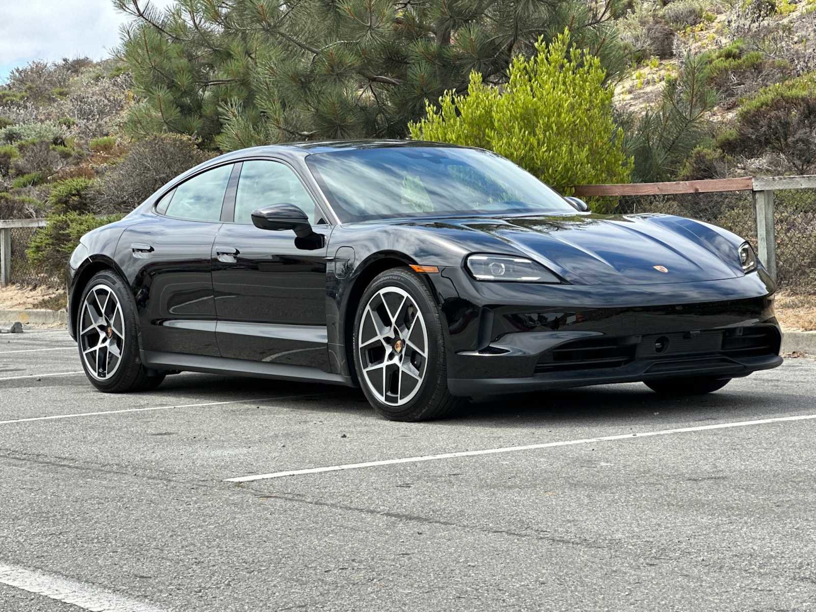 New 2025 Porsche Taycan image 10