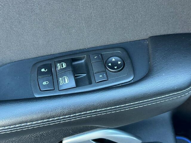 Used 2021 Dodge Challenger SXT image 13