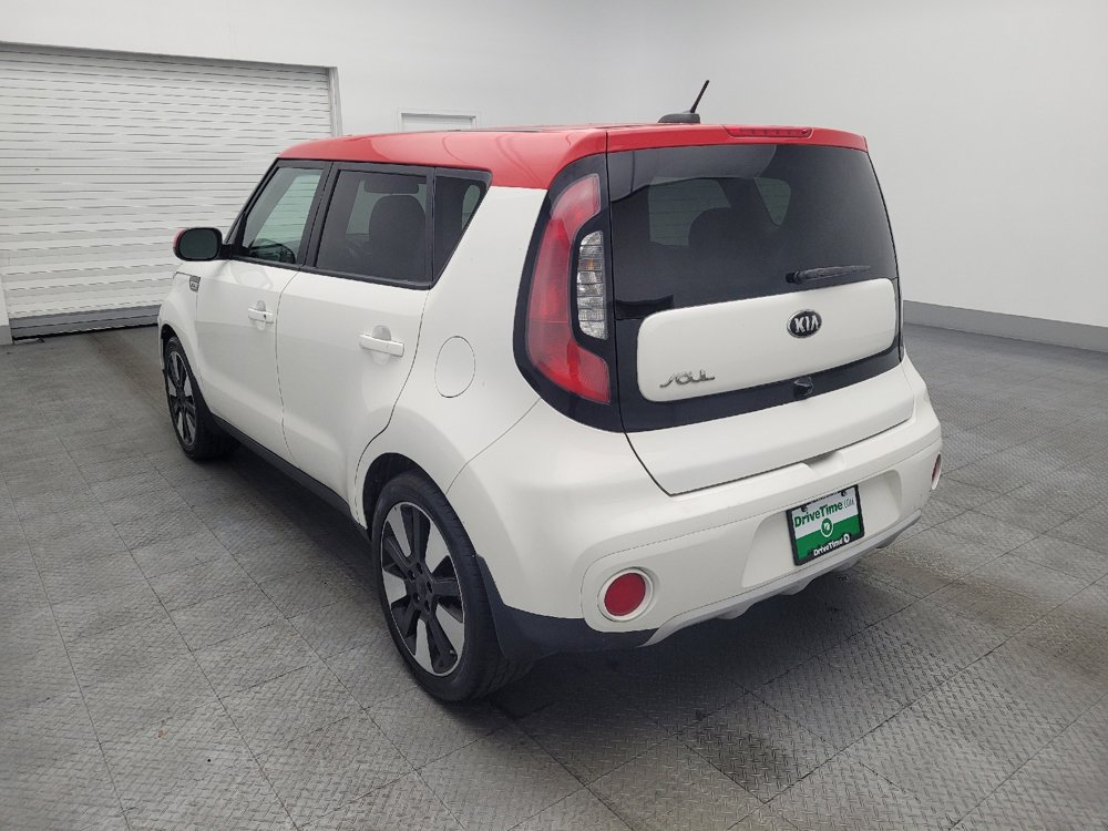 Used 2019 Kia Soul + image 5