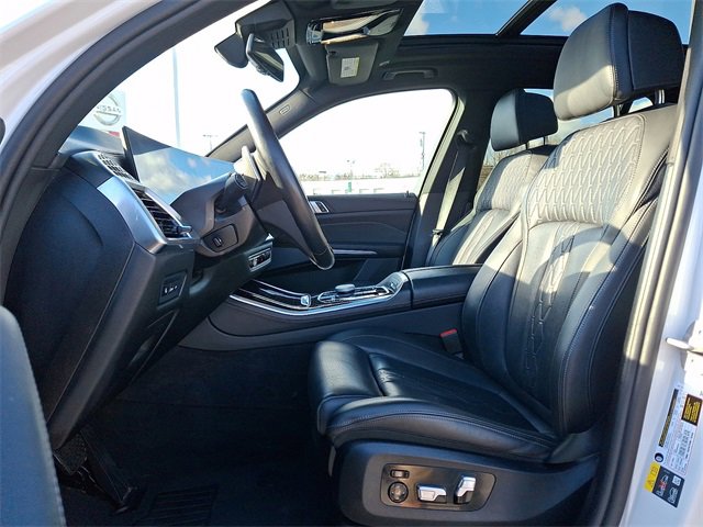 Used 2025 BMW X5 xDrive50e image 15