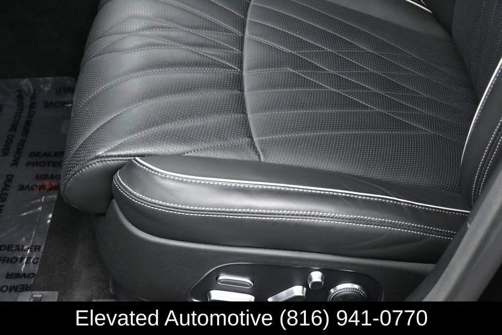Used 2024 Genesis G90 3.5T AWD/4WD image 17