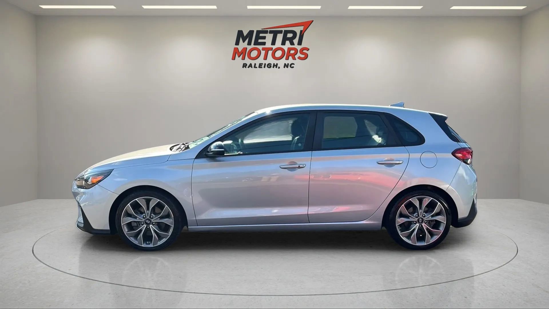 Used 2019 Hyundai Elantra GT N Line image 11