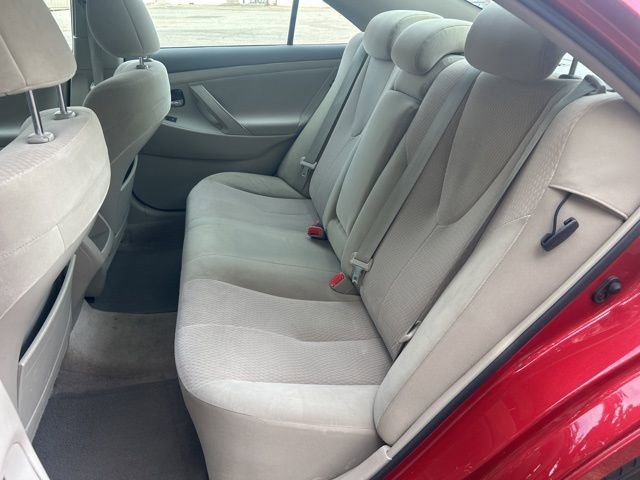 Used 2011 Toyota Camry LE image 10