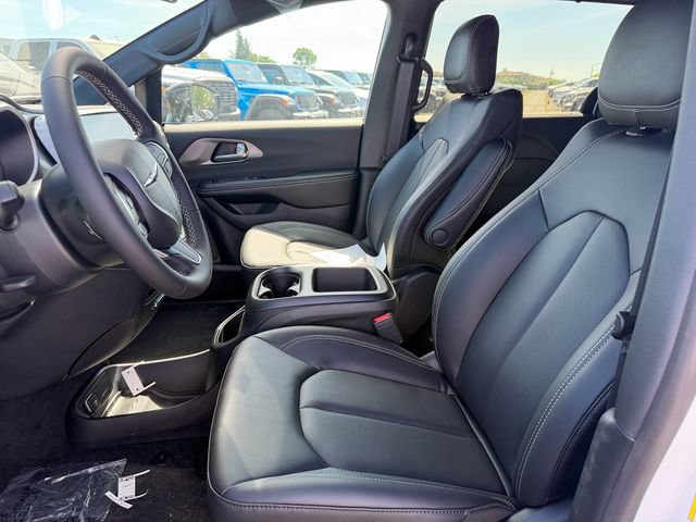 New 2026 Chrysler Voyager LX FWD image 12