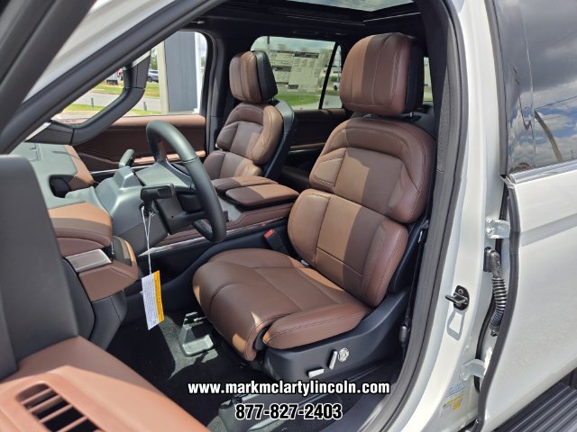 New 2026 Lincoln Navigator Reserve AWD/4WD image 8