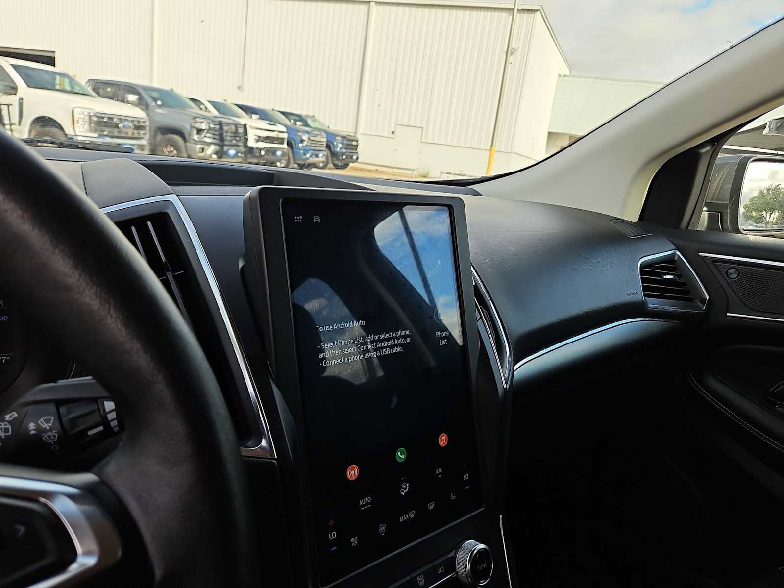 Used 2024 Ford Edge Titanium image 24