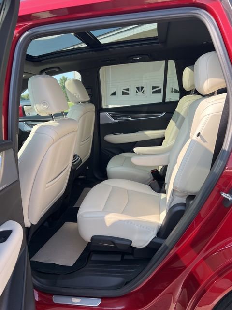 Used 2023 Cadillac XT6 Sport w/ Technology Package image 6