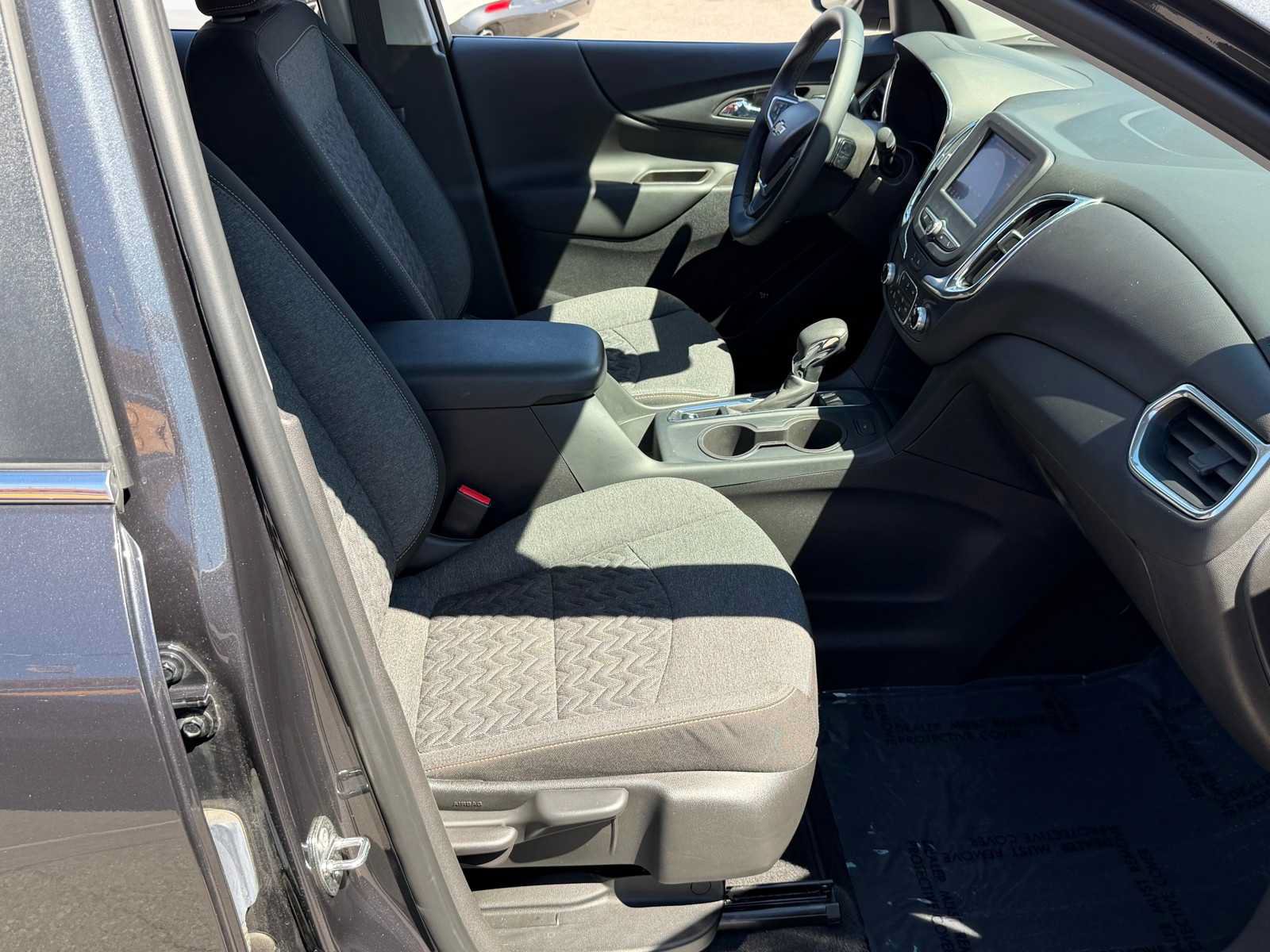 Used 2023 Chevrolet Equinox LT FWD image 29
