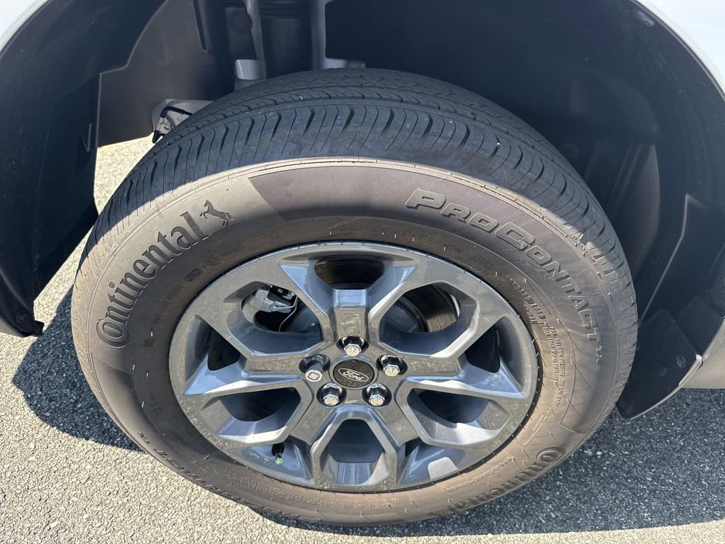 Used 2025 Ford Maverick XLT image 17