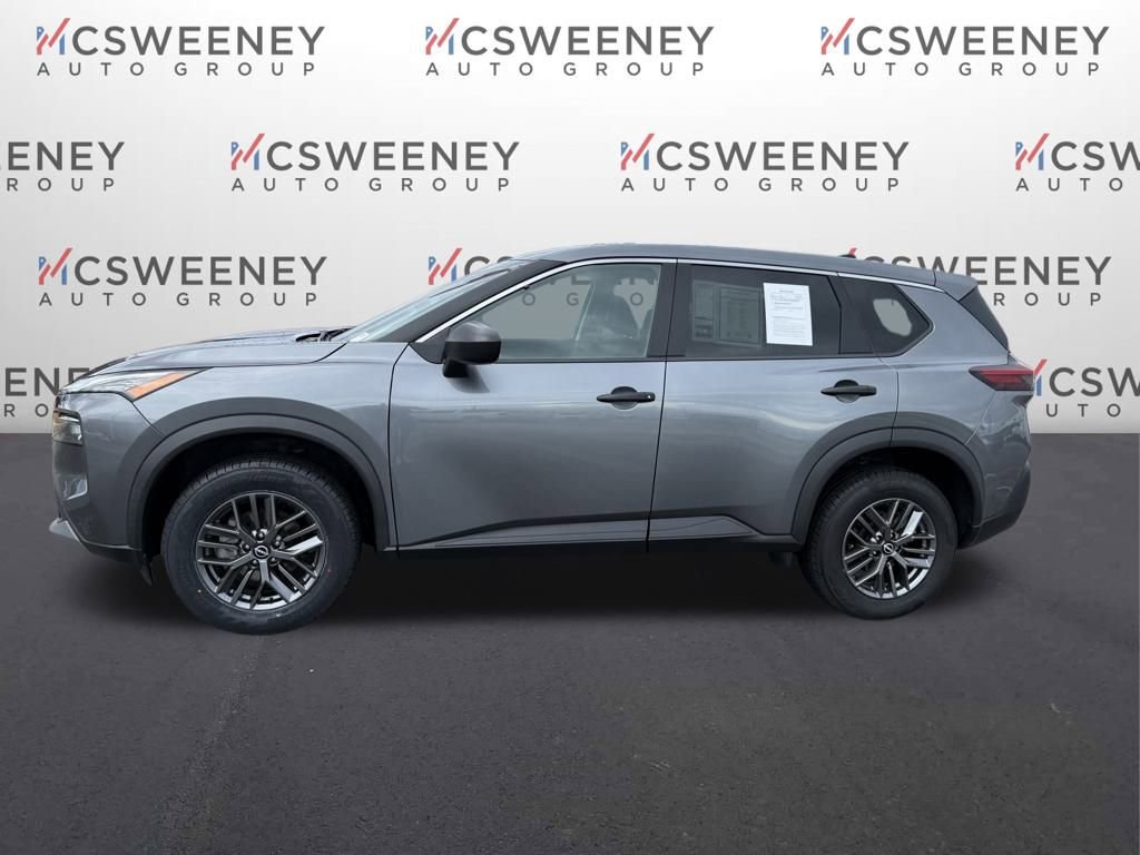 Used 2023 Nissan Rogue S image 2