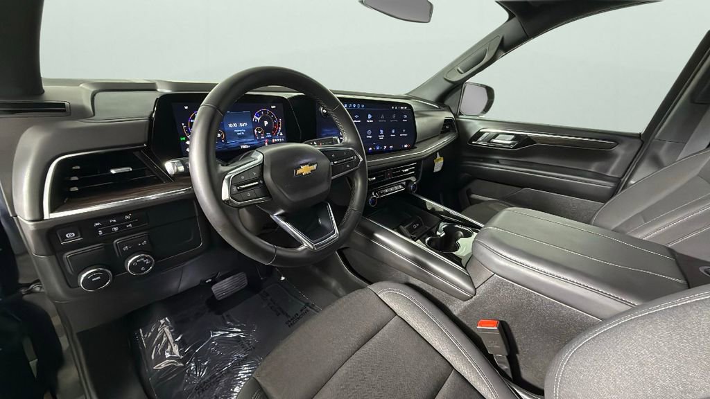 Certified 2025 Chevrolet Suburban LS image 18