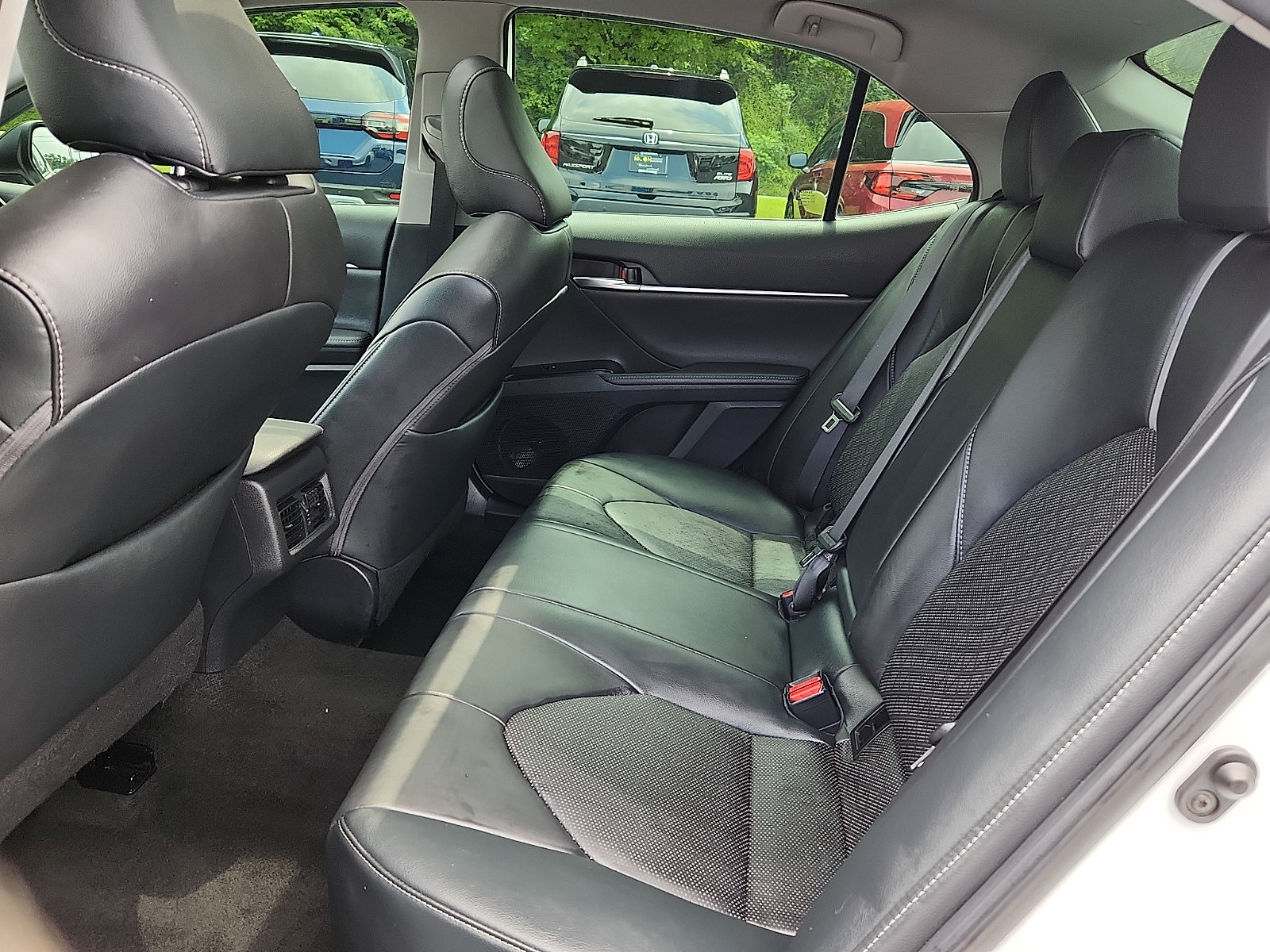 Used 2019 Toyota Camry XSE w/ Navigation Package FWD image 10