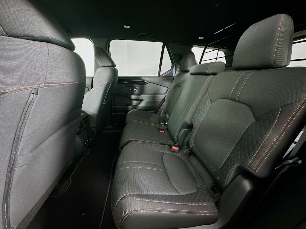 Used 2026 Honda Pilot Sport image 4