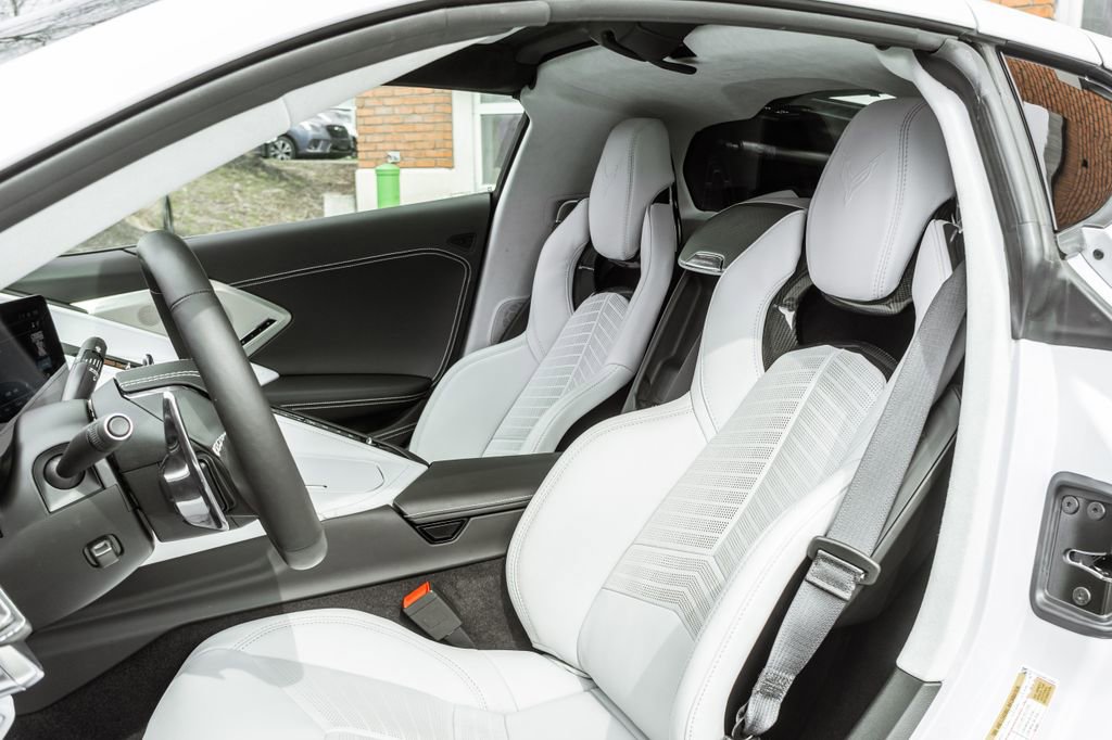 Used 2024 Chevrolet Corvette Stingray Premium Cpe w/ Battery Protection Package image 6