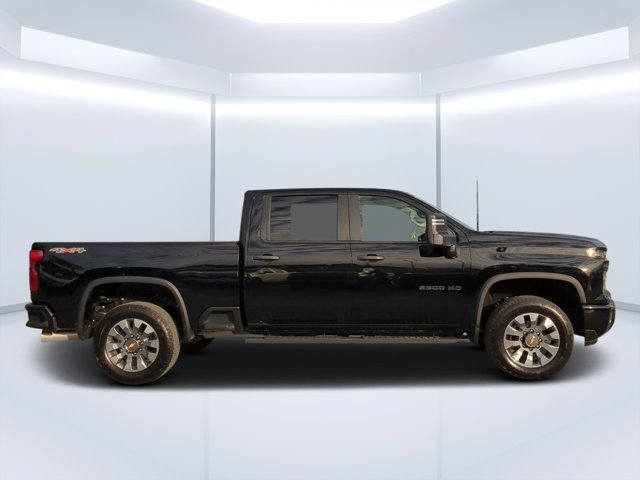 Used 2025 Chevrolet Silverado 2500 Custom w/ Custom Value Package AWD/4WD image 2