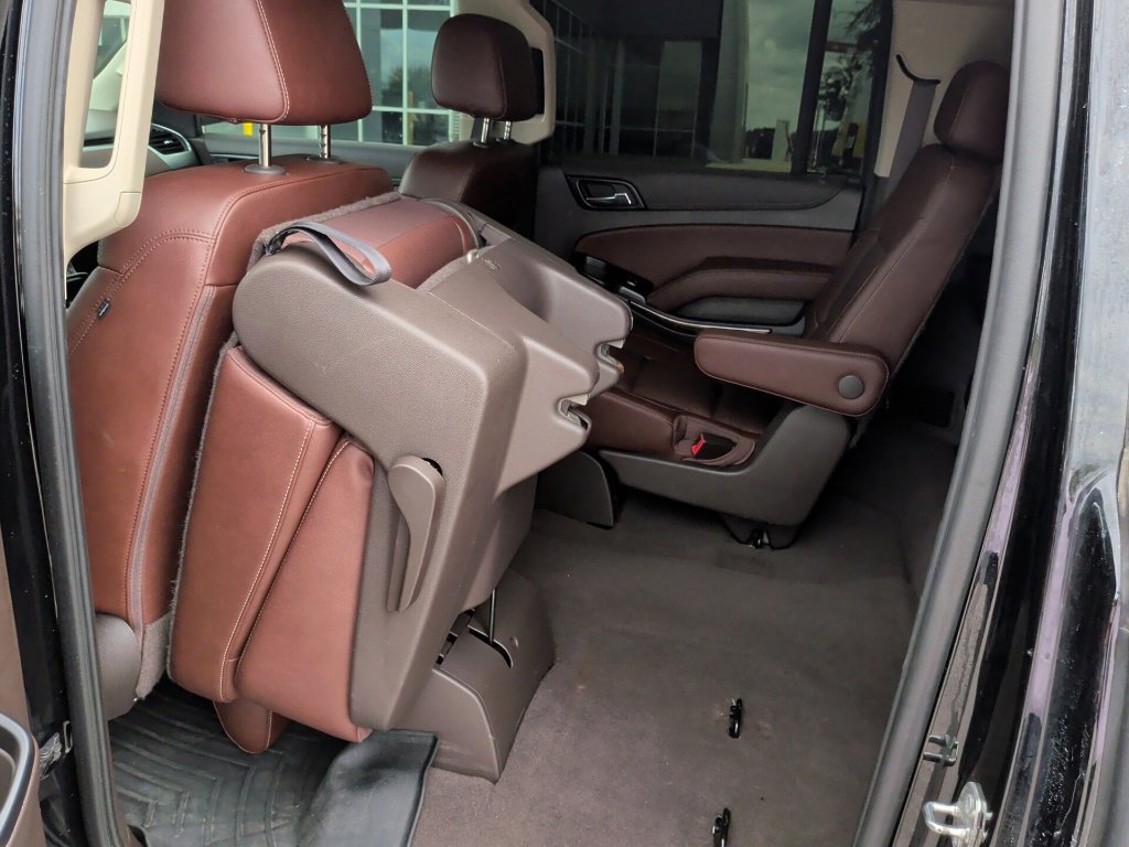 Used 2020 Chevrolet Suburban Premier w/ Max Trailering Package AWD/4WD image 37