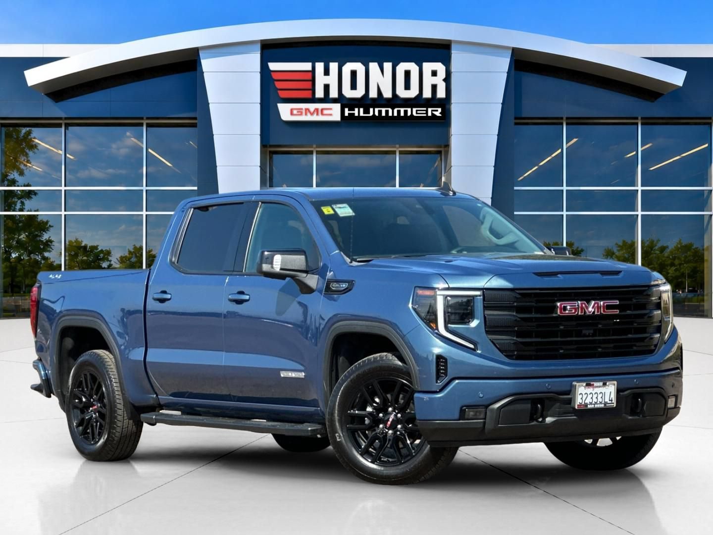 Used 2026 GMC Sierra 1500 Elevation w/ Elevation Premium Package AWD/4WD image 2