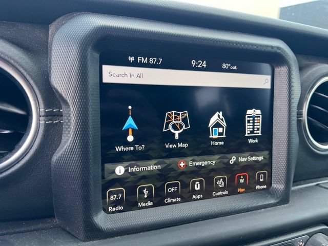 Used 2018 Jeep Wrangler Unlimited Sahara AWD/4WD image 8