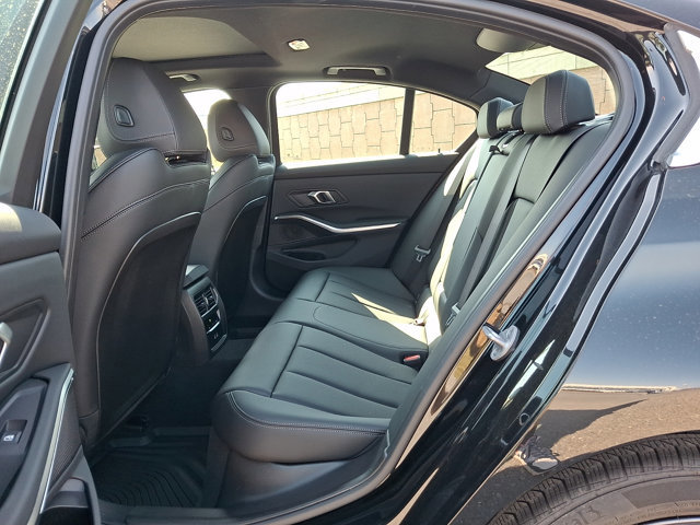 Certified 2025 BMW 330i xDrive Sedan w/ Premium Package AWD/4WD image 10