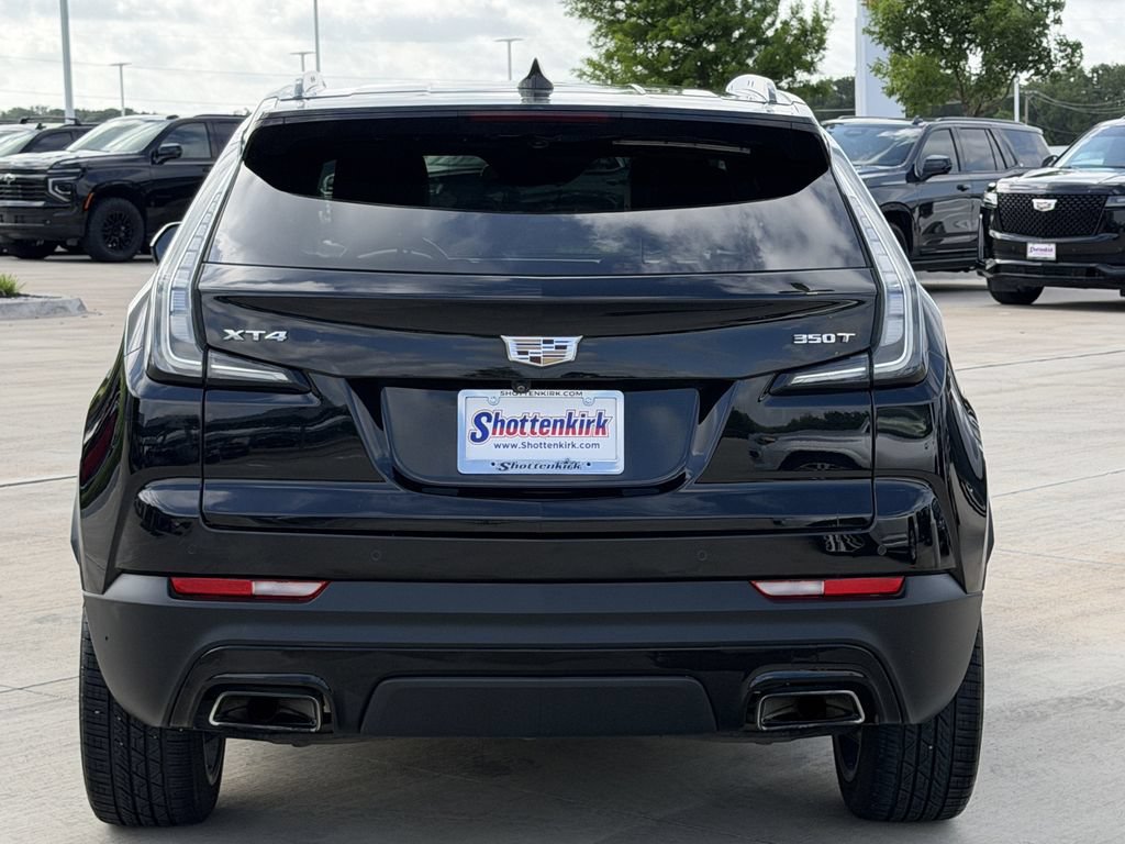 Used 2020 Cadillac XT4 Sport w/ Cold Weather Package FWD image 5