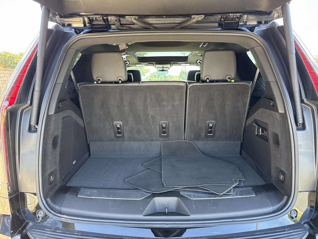 Used 2024 Cadillac Escalade Sport w/ LPO, ONYX Package AWD/4WD image 25