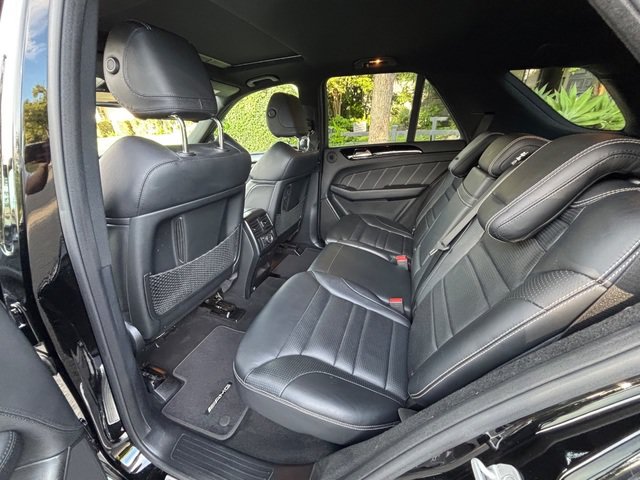 Used 2012 Mercedes-Benz ML 63 AMG 4MATIC w/ AMG Performance Pkg image 30