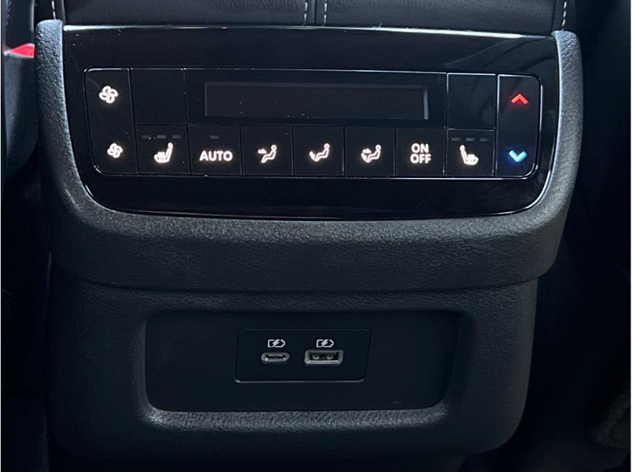 Used 2025 INFINITI QX60 Luxe w/ Black Edition FWD image 10