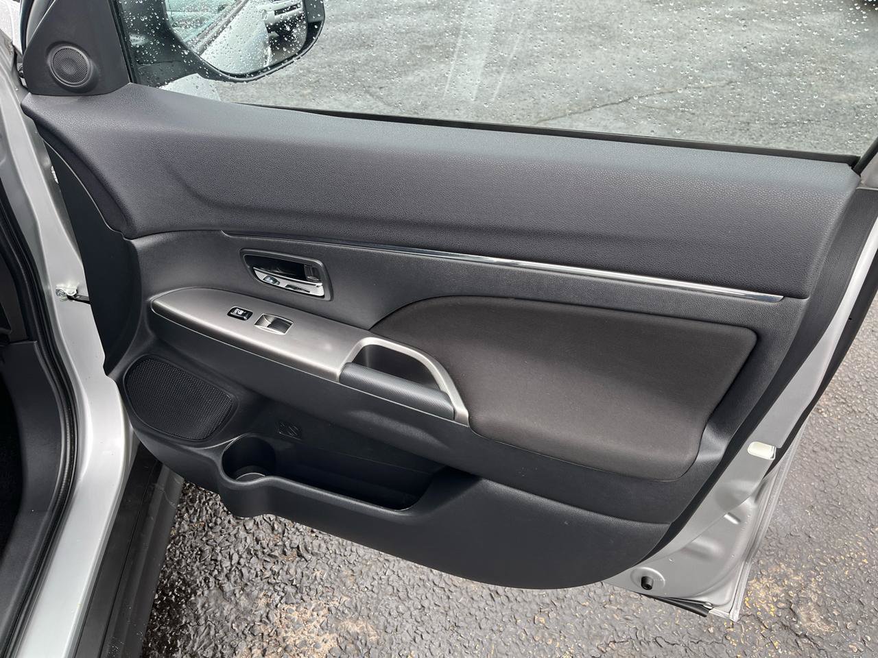 Used 2018 Mitsubishi Outlander Sport ES FWD image 29