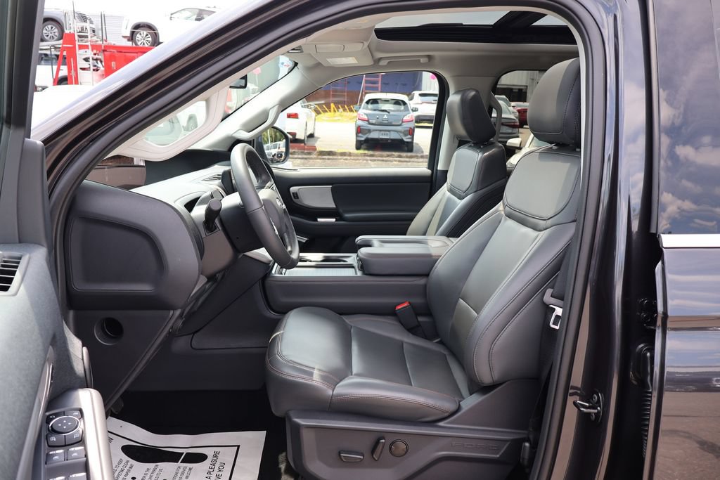 Used 2025 Ford Expedition Max Active AWD/4WD image 17