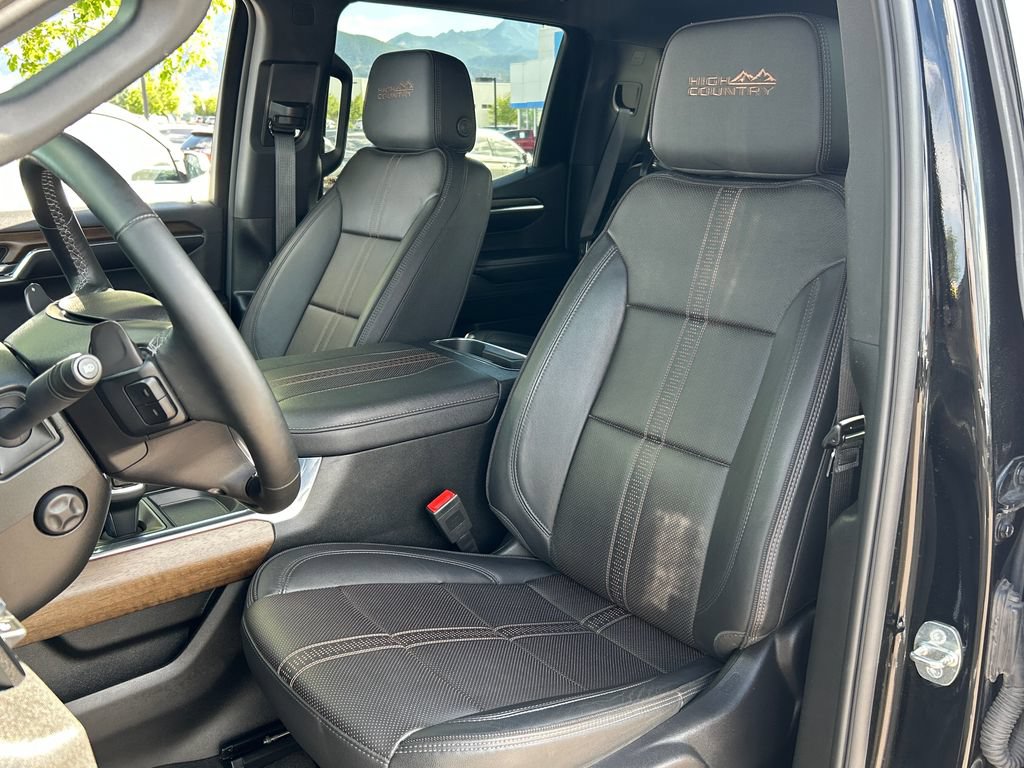 Used 2024 Chevrolet Silverado 1500 High Country w/ Technology Package AWD/4WD image 15