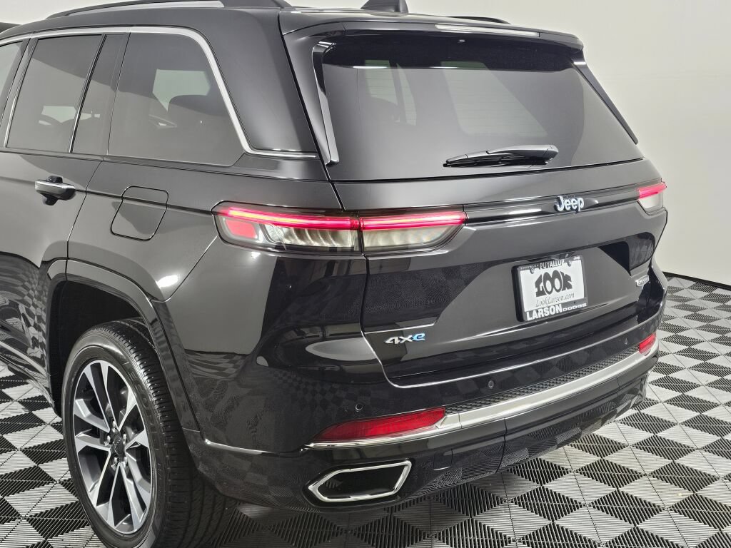 Used 2022 Jeep Grand Cherokee Overland AWD/4WD image 13