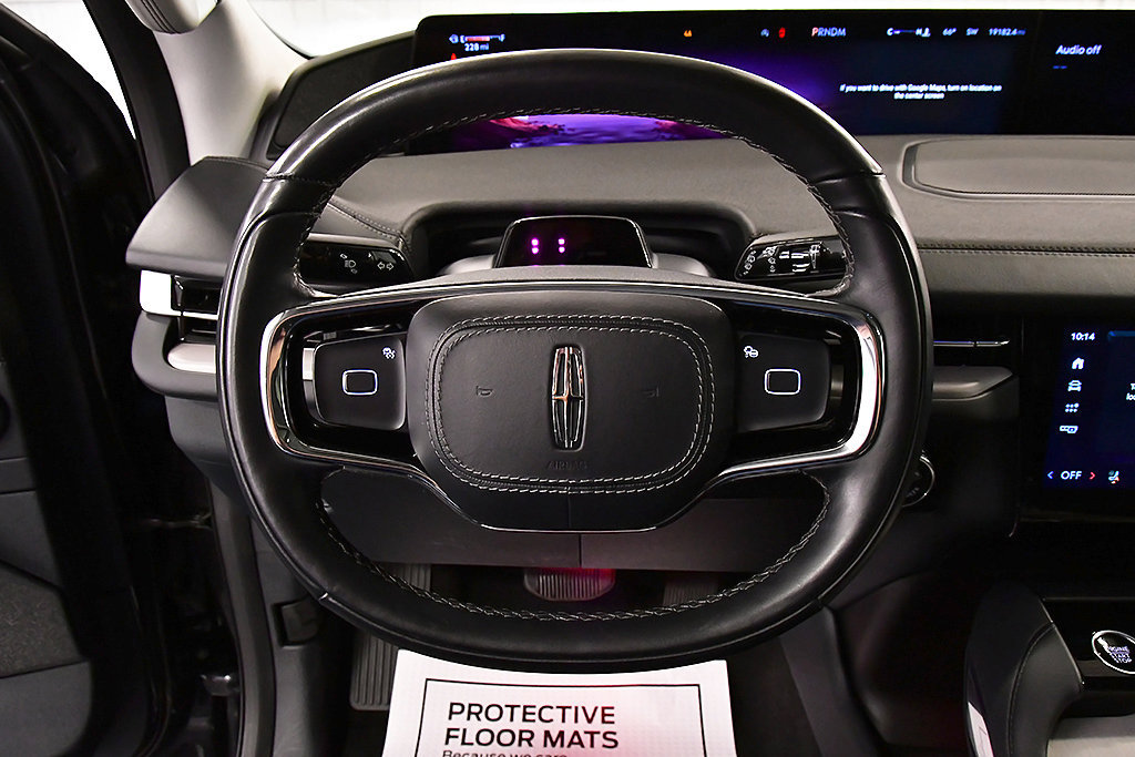 Used 2025 Lincoln Navigator Reserve AWD/4WD image 17