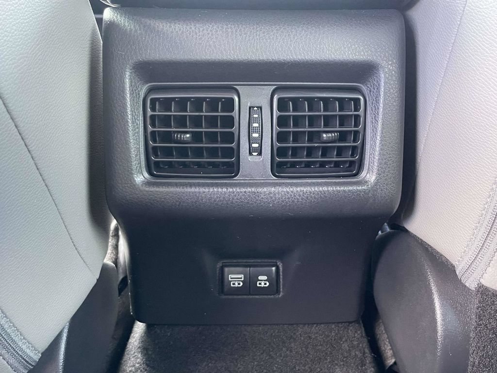 Used 2026 Toyota Camry SE w/ Convenience Package FWD image 11