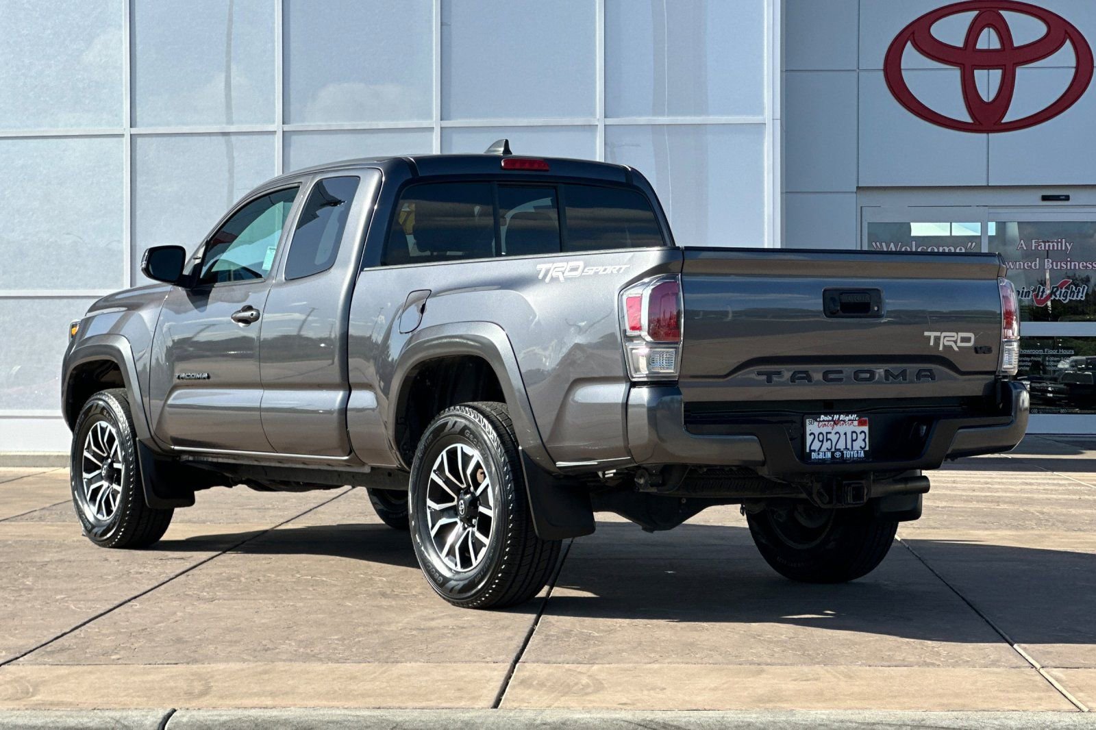 Used 2022 Toyota Tacoma TRD Sport w/ TRD Premium Sport Package RWD image 6