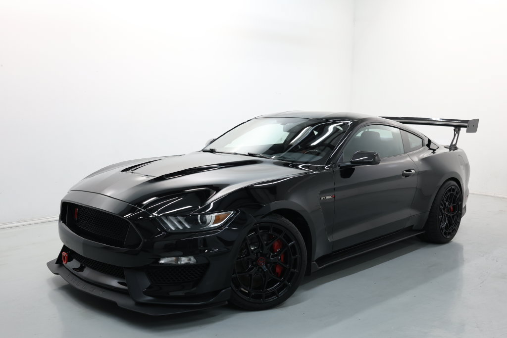 Used 2019 Ford Mustang Shelby GT350R w/ GT350R Equipment Group 920A RWD image 55