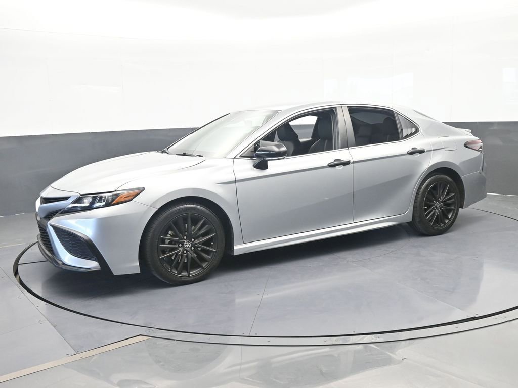 Used 2023 Toyota Camry SE FWD image 2