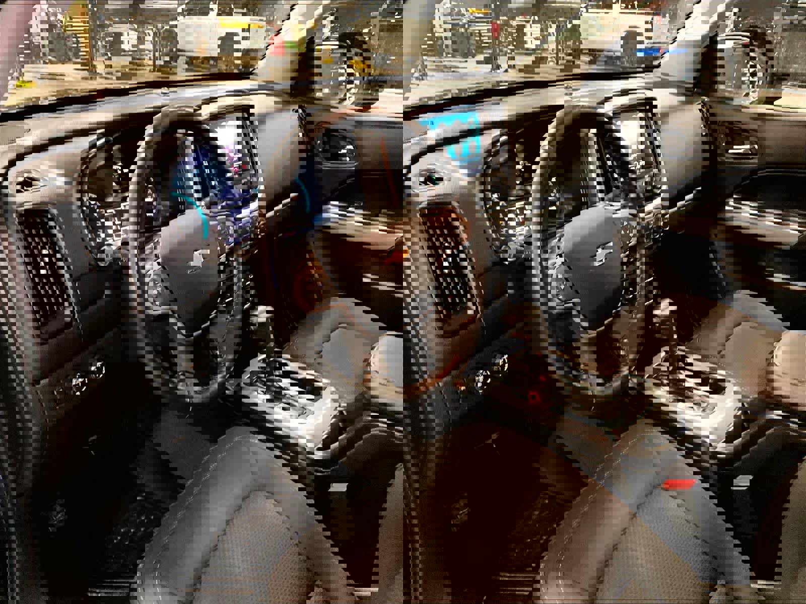 Used 2021 Chevrolet Colorado LT w/ LT Convenience Package image 8