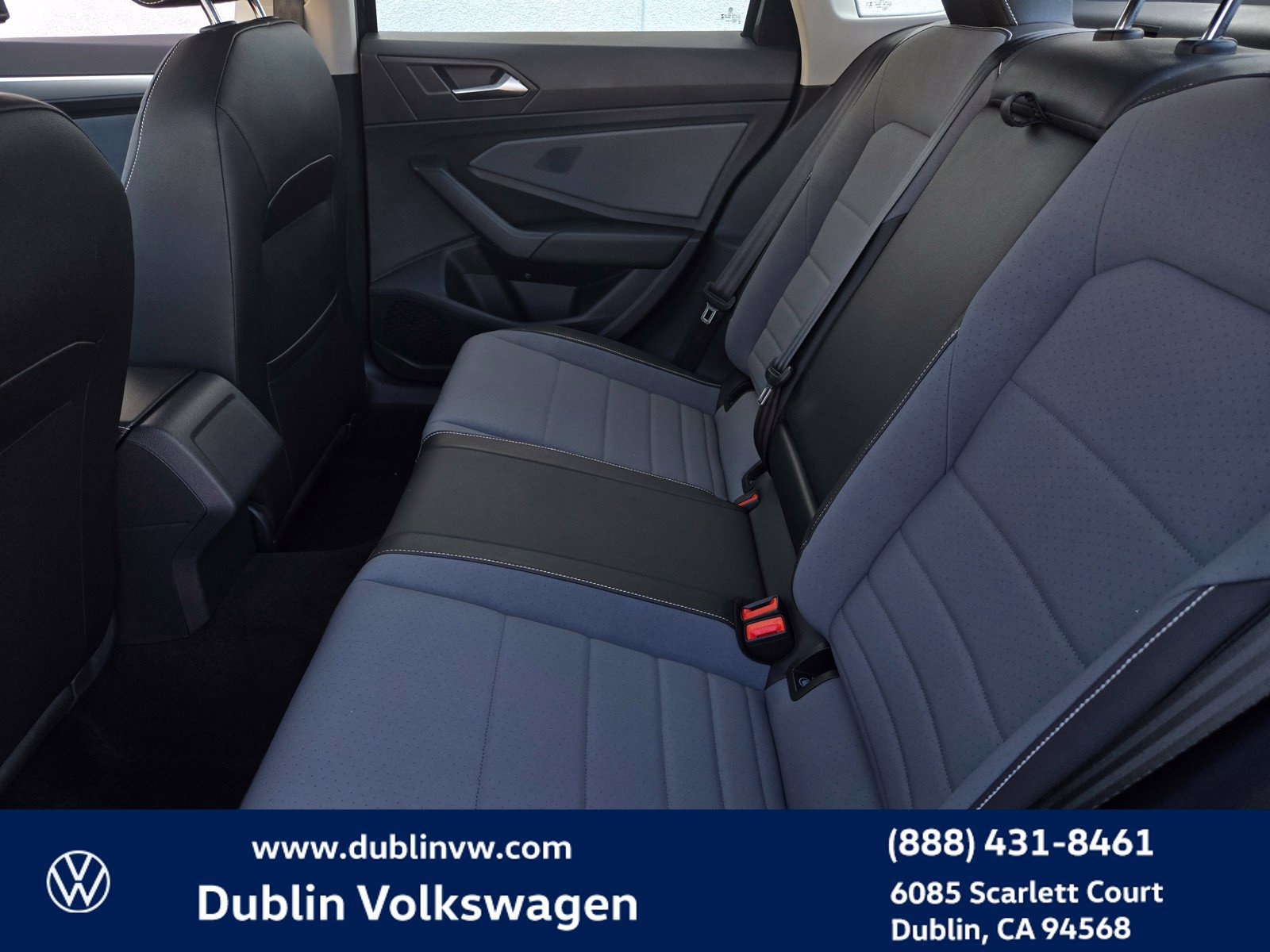 Certified 2025 Volkswagen Jetta SE FWD image 12