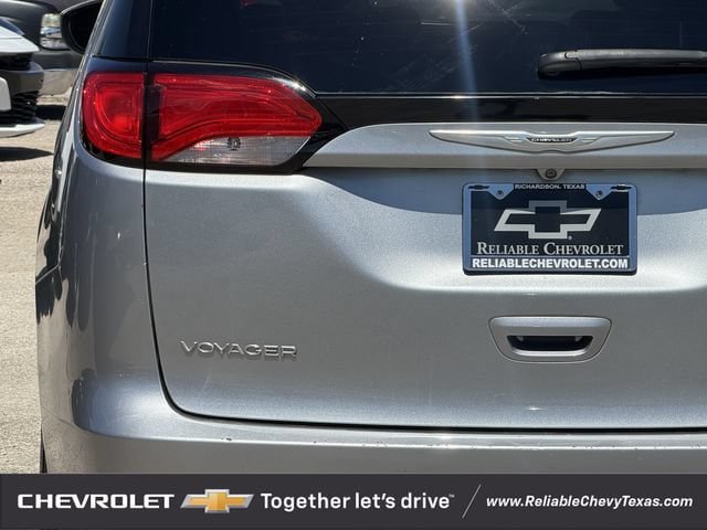 Used 2021 Chrysler Voyager LX FWD image 7