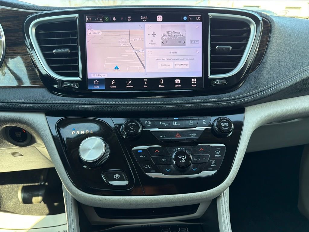 Used 2022 Chrysler Pacifica Limited image 37