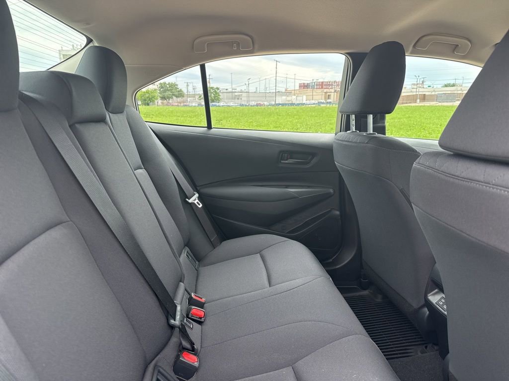Used 2025 Toyota Corolla LE image 10