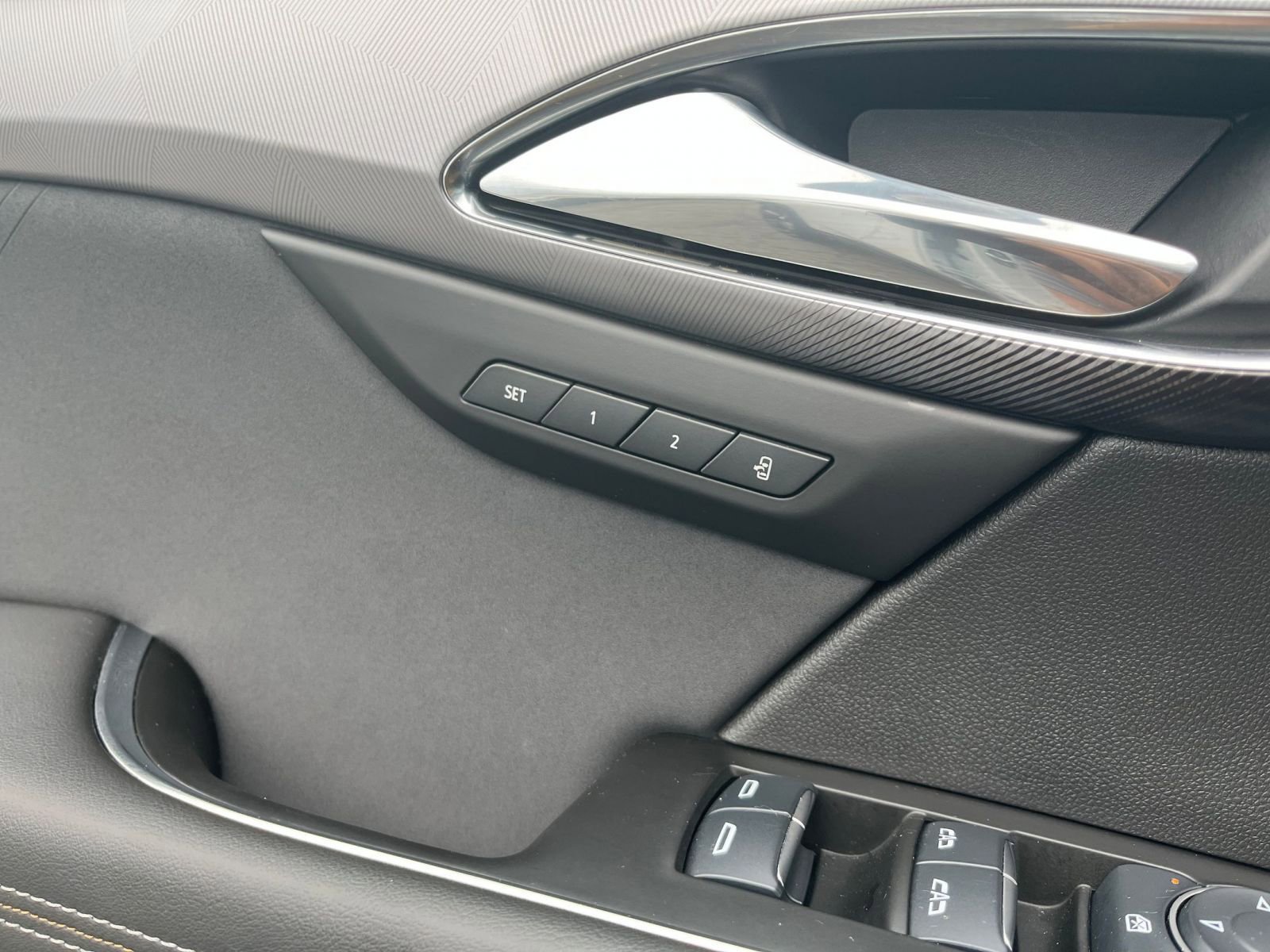 Used 2024 Buick Envision Sport Touring image 25