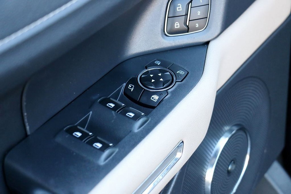 Used 2024 Ford Expedition Max Limited image 16